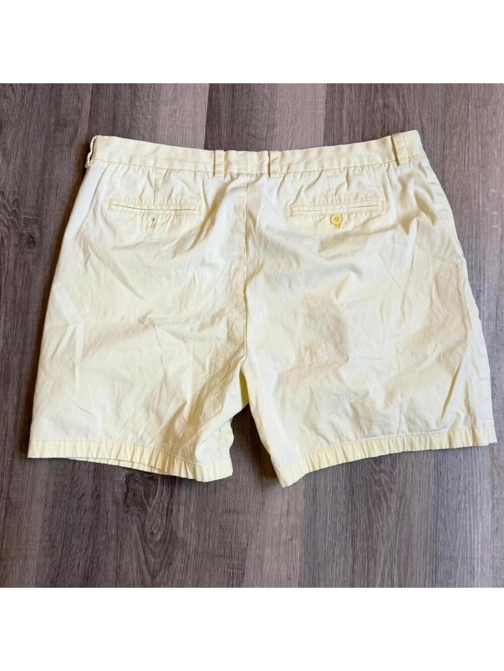 Vineyard Vines yellow shorts Size 40 #preppy #summer